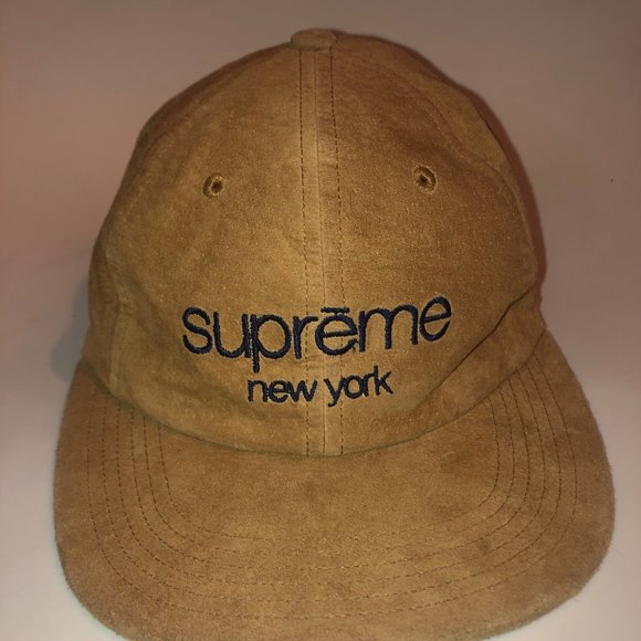 【レア】supreme Classic Logo Suede panel cap Supreme Classic Logo Suede 6-Panel Hat - Tan